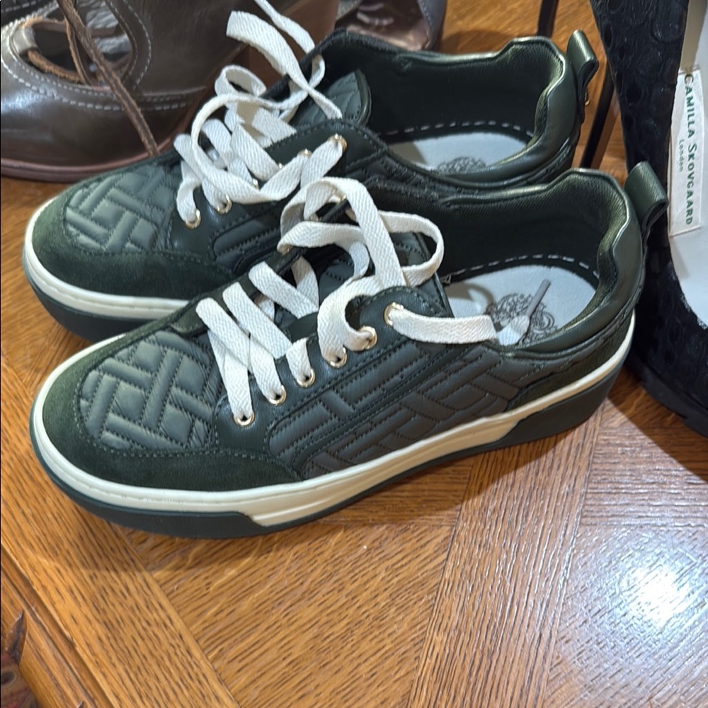 Stylish Green Quilted women Sneakers